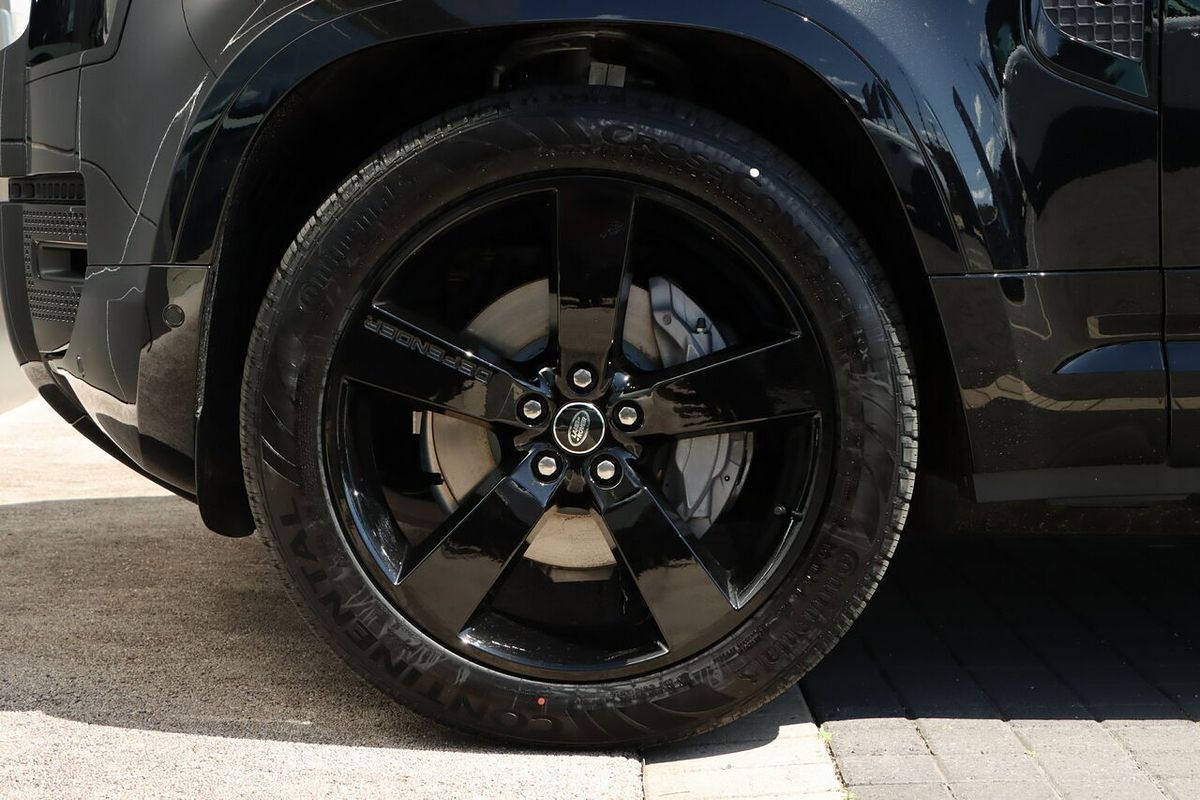 2025 Land Rover Defender 110 D350 X-Dynamic SE L663