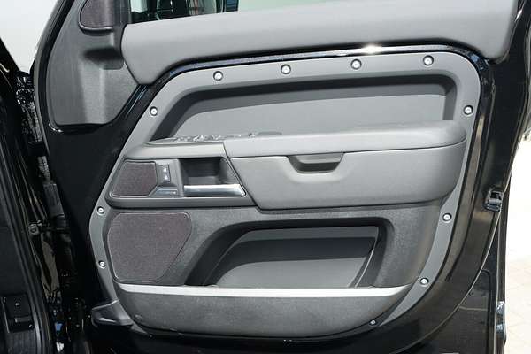 2025 Land Rover Defender 110 D350 X-Dynamic SE L663