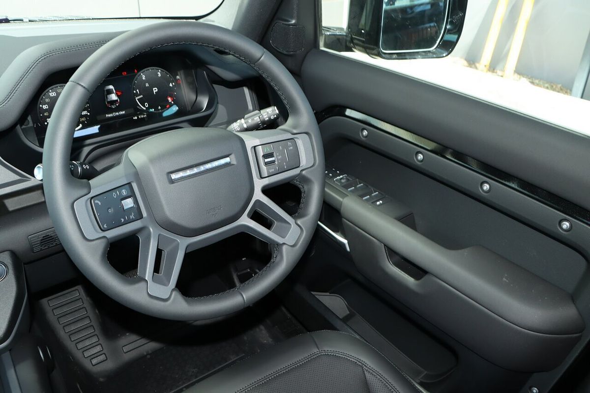 2025 Land Rover Defender 110 D350 X-Dynamic SE L663