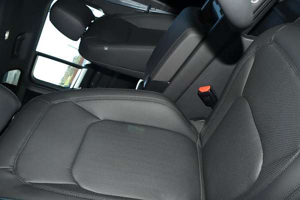 2025 Land Rover Defender 110 D350 X-Dynamic SE L663