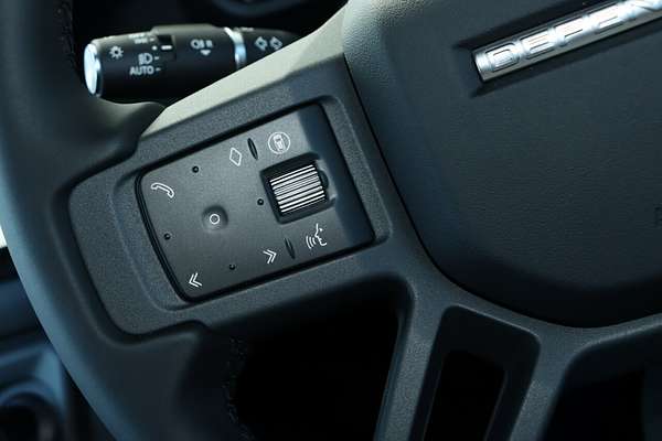 2025 Land Rover Defender 110 D350 X-Dynamic SE L663
