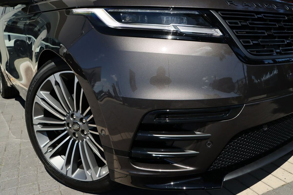 2025 Land Rover Range Rover Velar P250 Dynamic SE L560