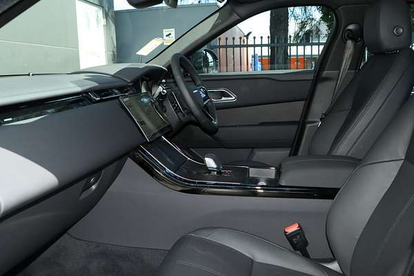 2025 Land Rover Range Rover Velar P250 Dynamic SE L560