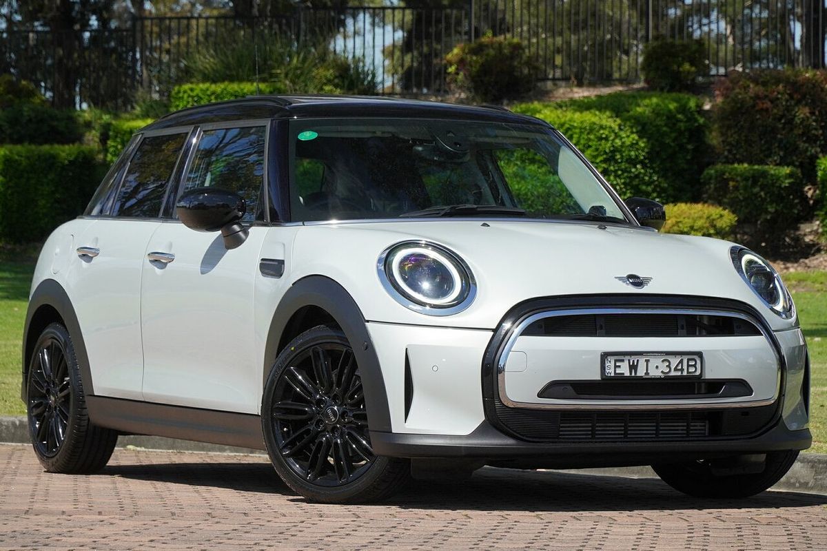 2022 MINI Hatch Cooper Classic F55 LCI-2