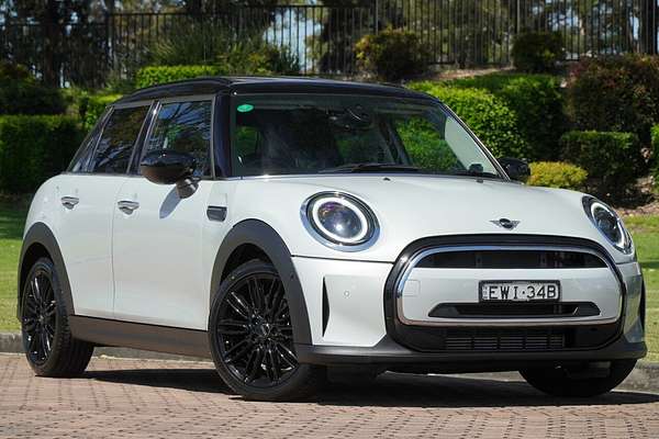 2022 MINI Hatch Cooper Classic F55 LCI-2