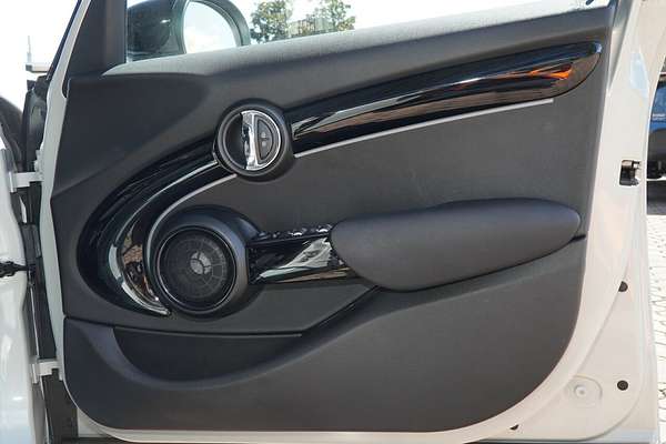 2022 MINI Hatch Cooper Classic F55 LCI-2