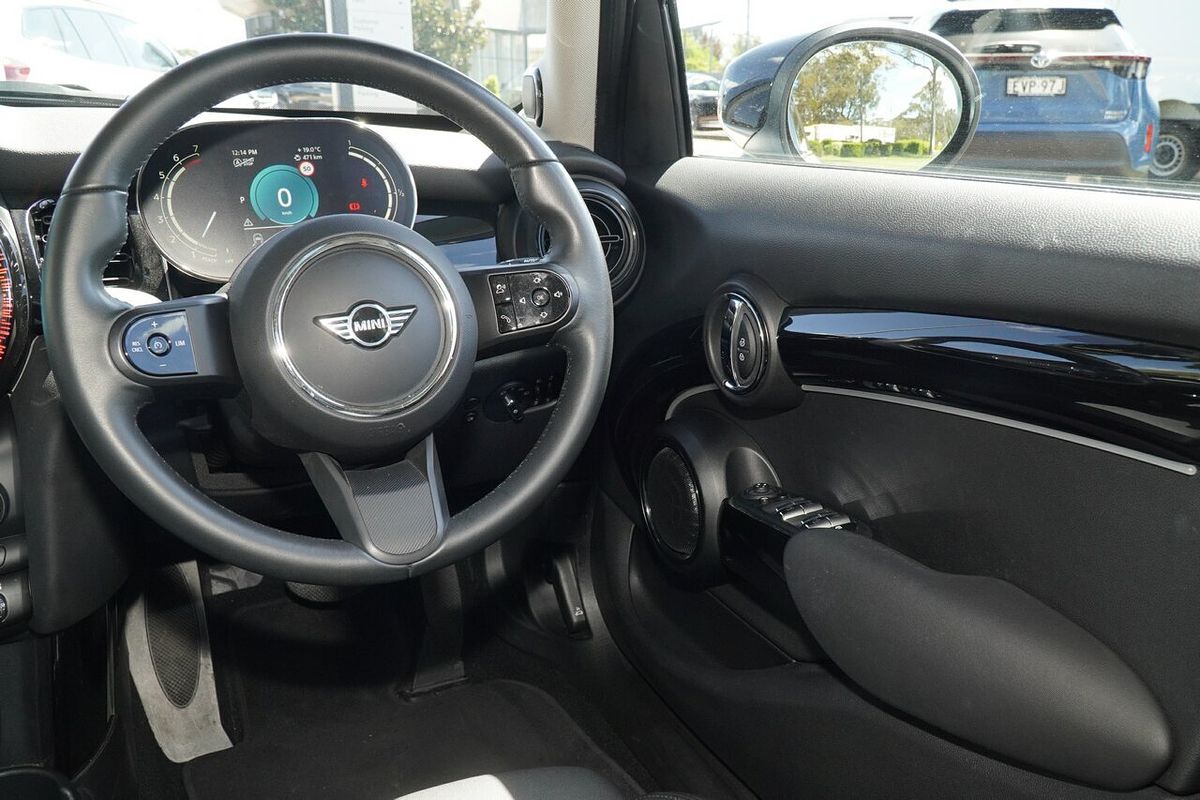 2022 MINI Hatch Cooper Classic F55 LCI-2