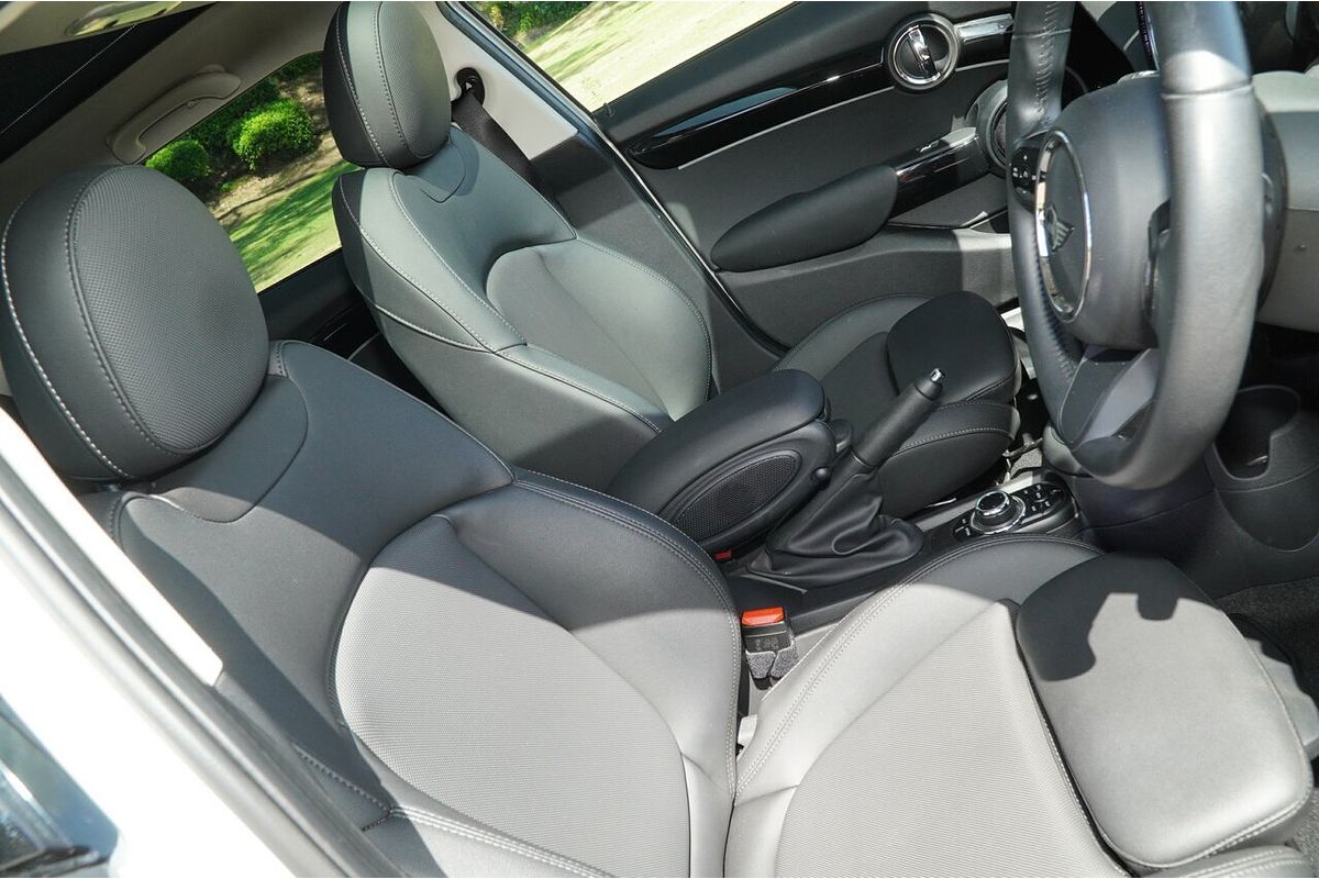 2022 MINI Hatch Cooper Classic F55 LCI-2