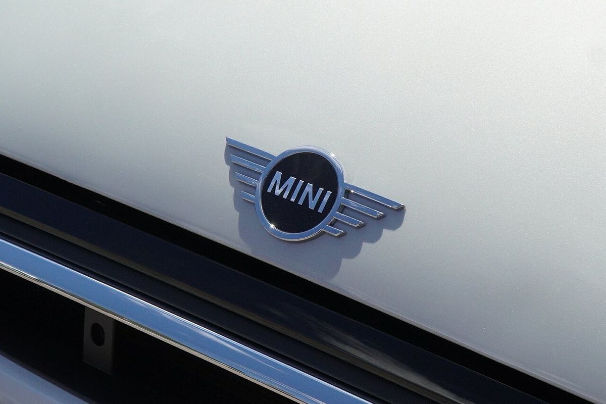2022 MINI Hatch Cooper Classic F55 LCI-2