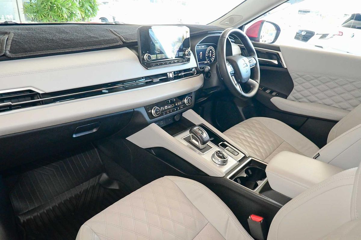 2022 Mitsubishi Outlander Exceed ZM