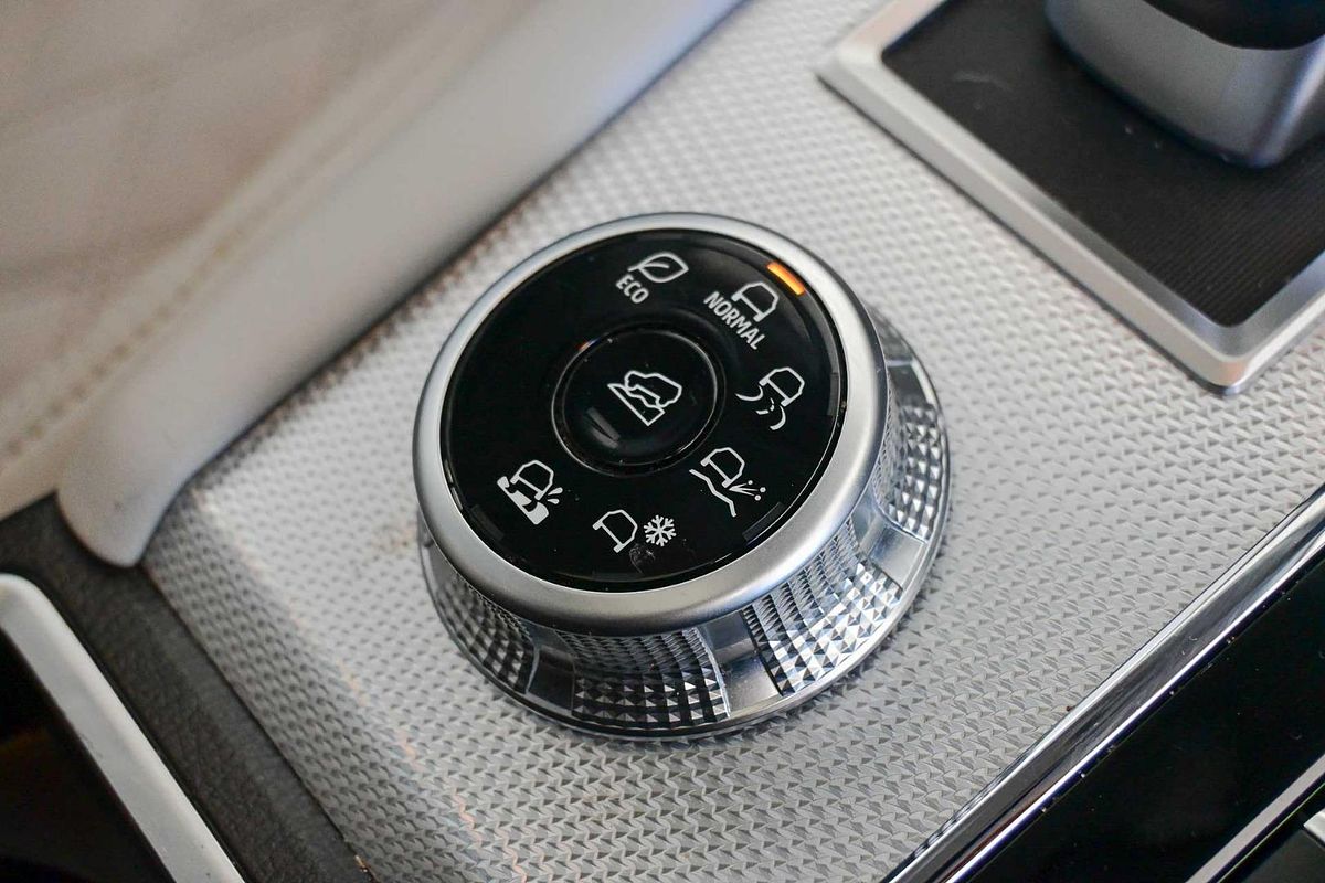 2022 Mitsubishi Outlander Exceed ZM