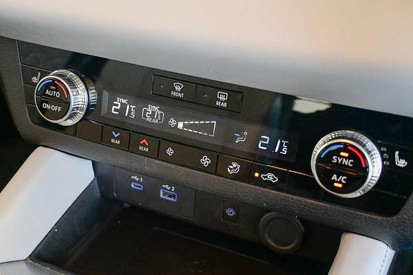 2022 Mitsubishi Outlander Exceed ZM