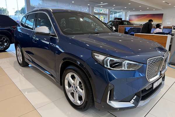 2023 BMW iX1 eDrive20 xLine U11