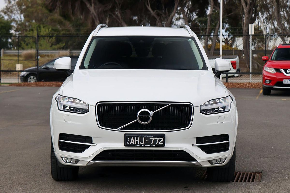 2015 Volvo XC90 T6 Momentum
