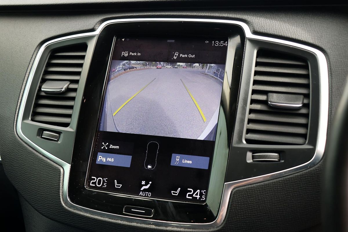 2015 Volvo XC90 T6 Momentum