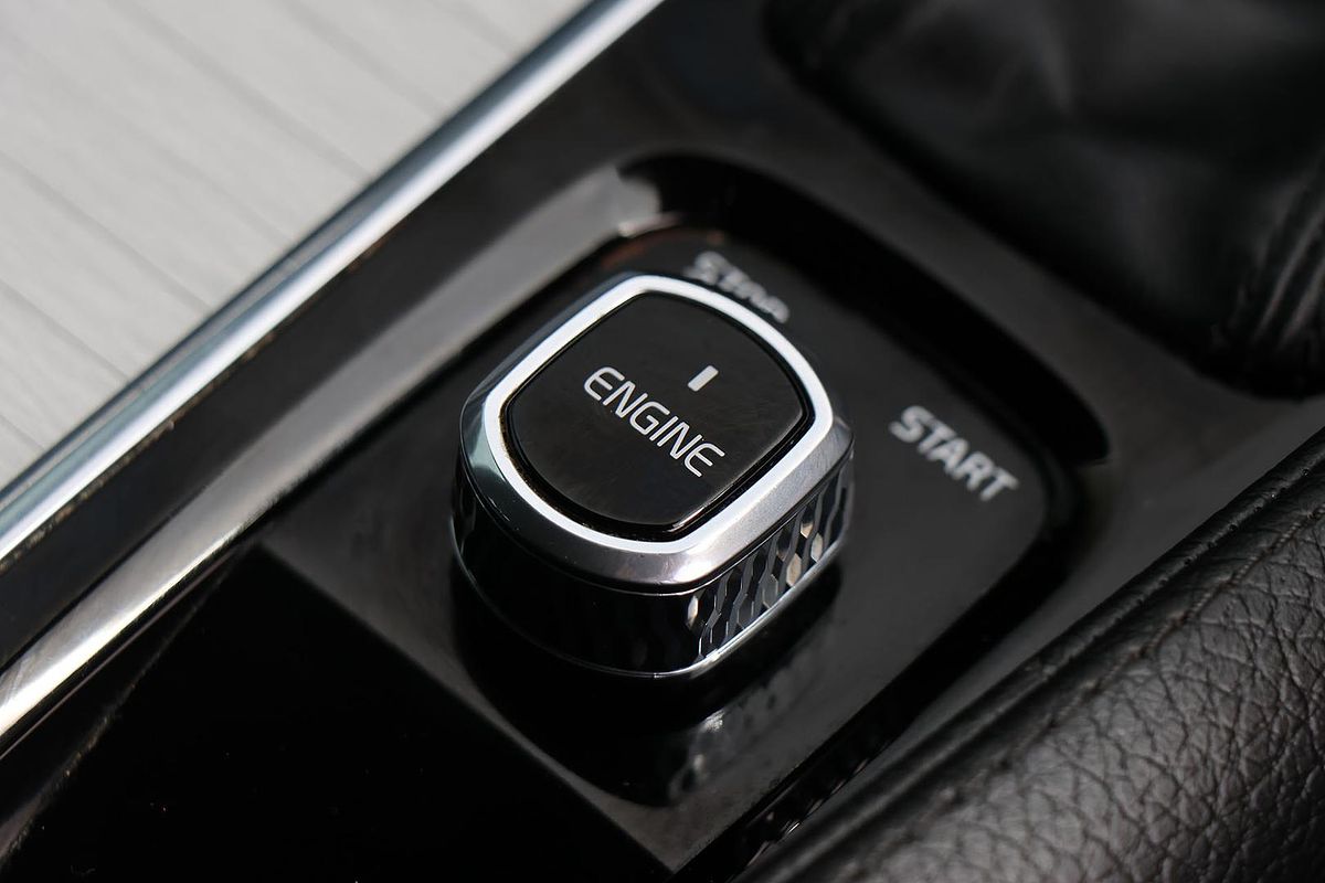 2015 Volvo XC90 T6 Momentum