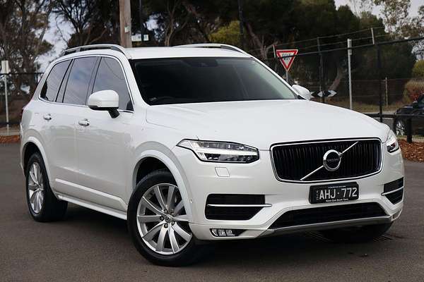 2015 Volvo XC90 T6 Momentum