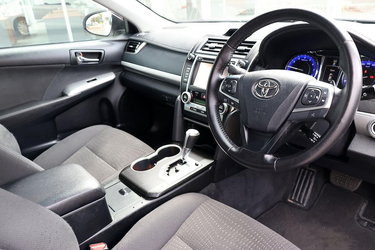 2017 Toyota Camry Atara S ASV50R