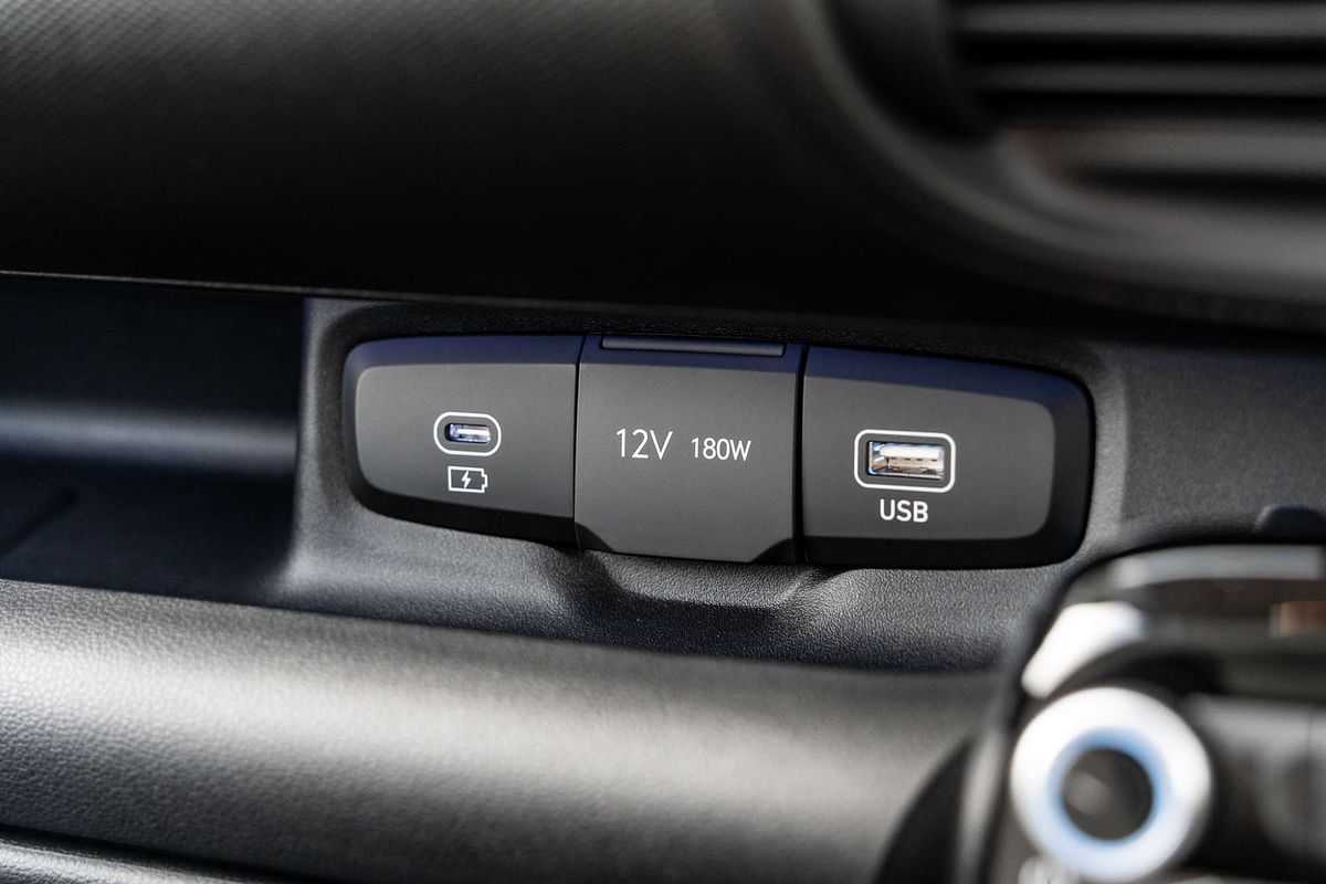 2025 Hyundai INSTER Cross AX.V1