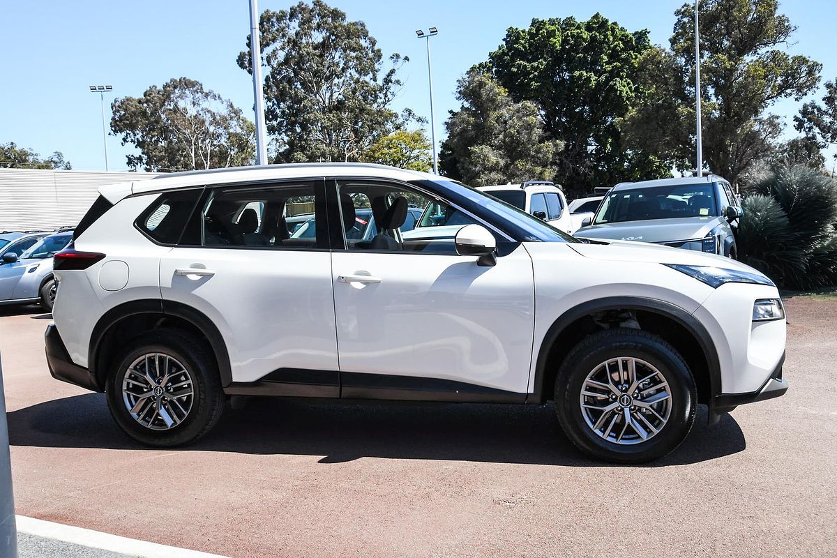 2024 Nissan X-TRAIL ST T33