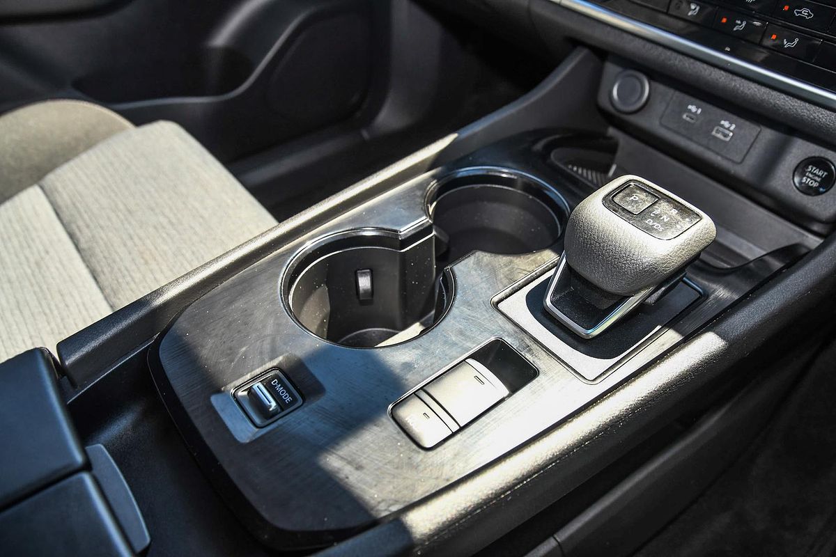 2024 Nissan X-TRAIL ST T33