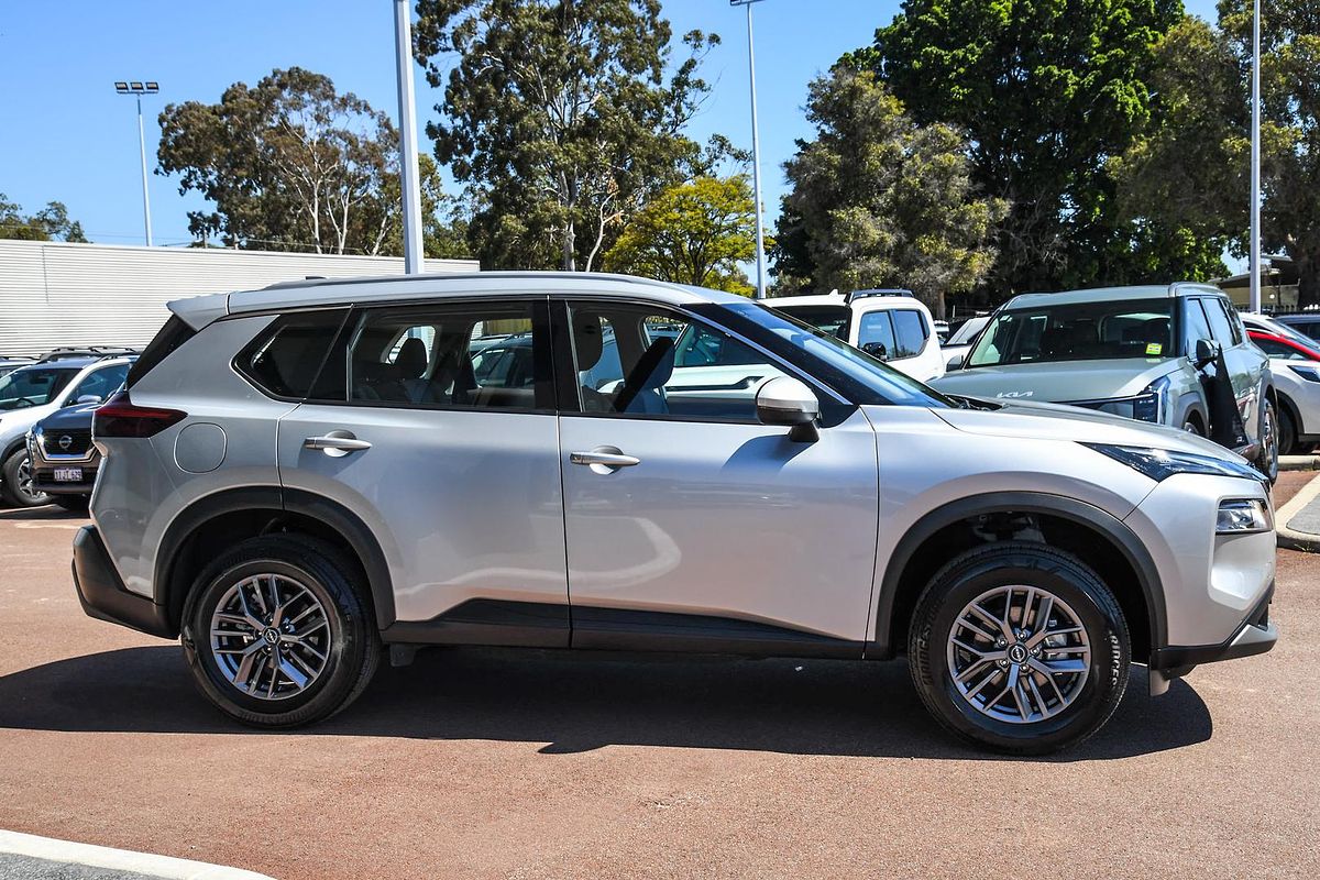 2024 Nissan X-TRAIL ST T33