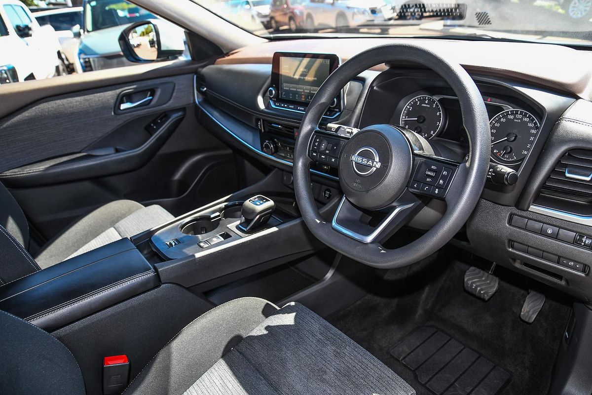 2024 Nissan X-TRAIL ST T33