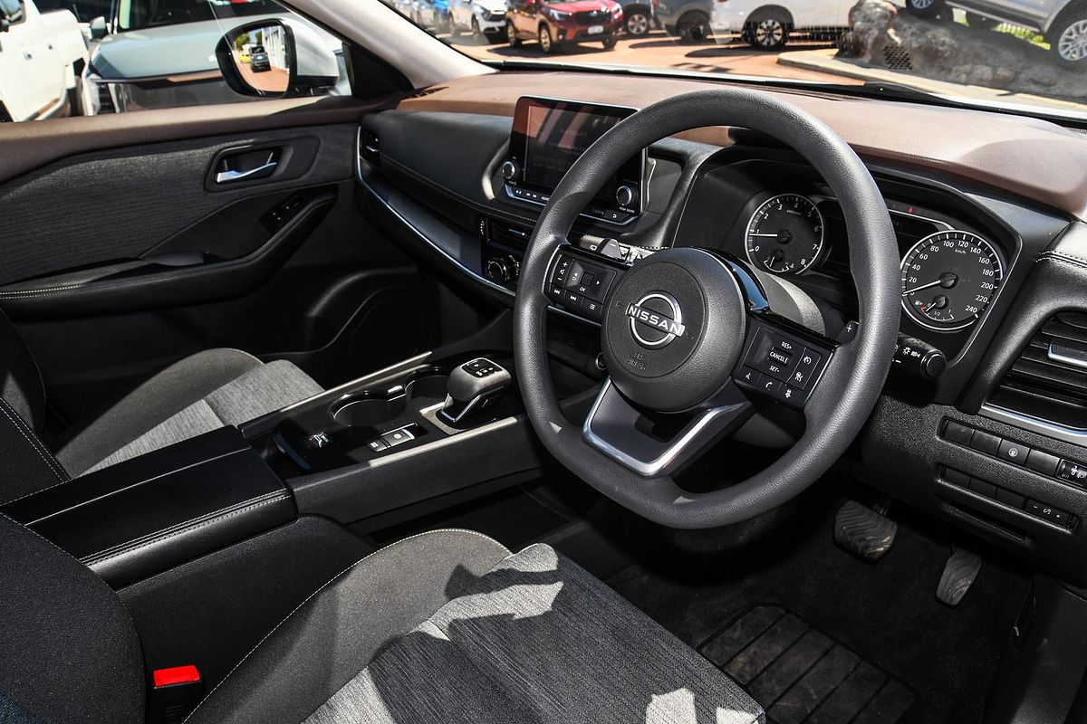 2024 Nissan X-TRAIL ST T33