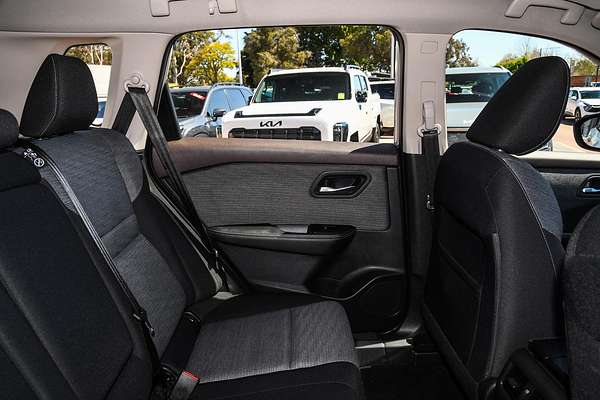 2024 Nissan X-TRAIL ST T33
