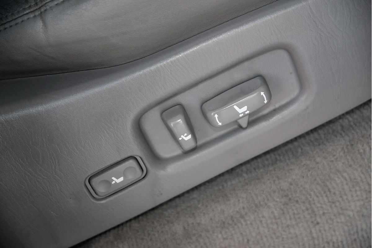 2005 Toyota Landcruiser Sahara UZJ100R