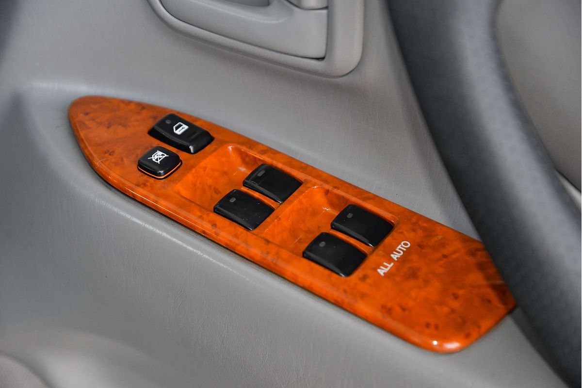 2005 Toyota Landcruiser Sahara UZJ100R