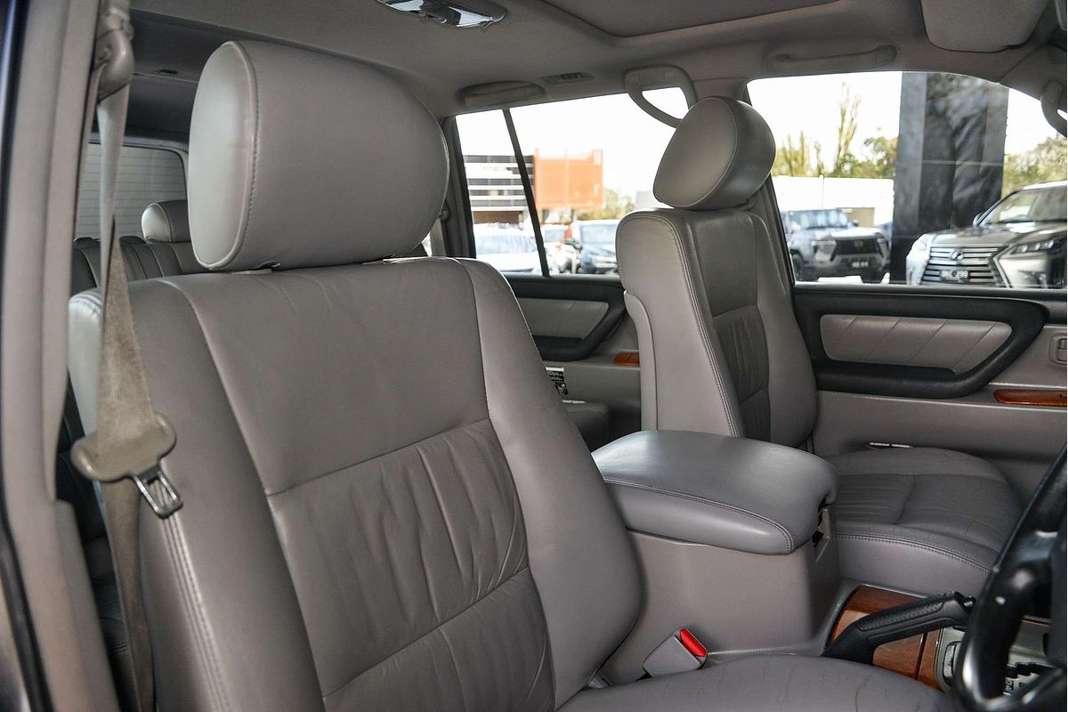 2005 Toyota Landcruiser Sahara UZJ100R