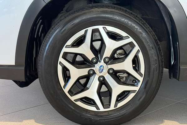 2023 Subaru Forester 2.5i 50 Years Edition S5