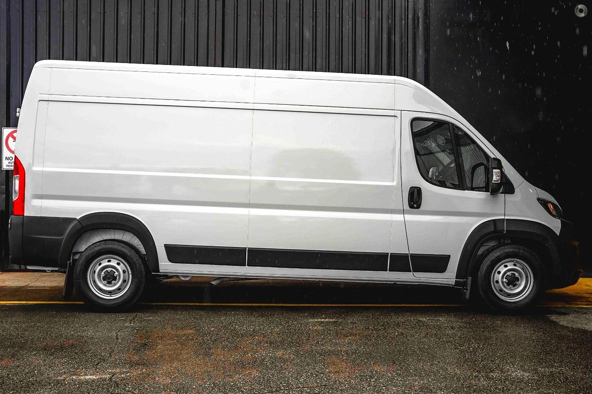 2024 Fiat Ducato Series 9 LWB Mid Roof