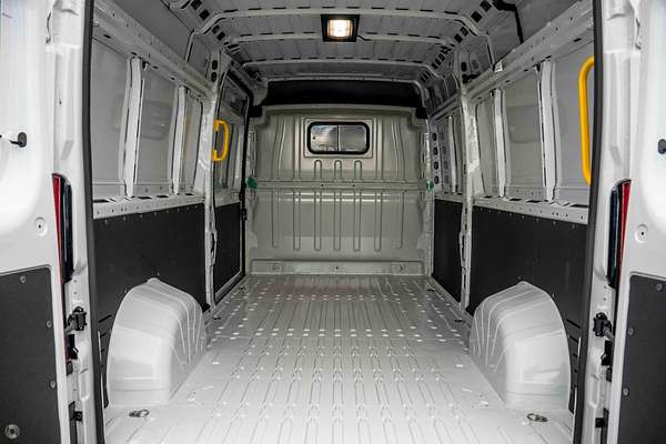 2024 Fiat Ducato Series 9 LWB Mid Roof