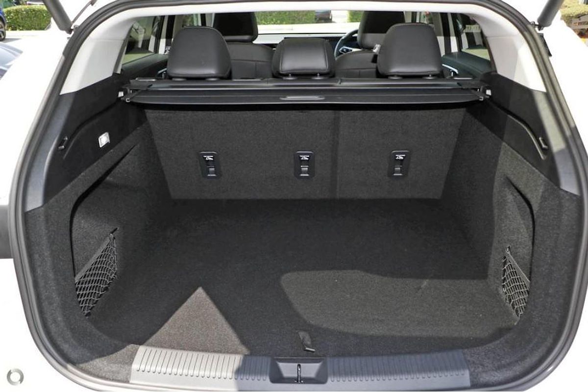 2025 MG HS Super Hybrid Essence AS33P