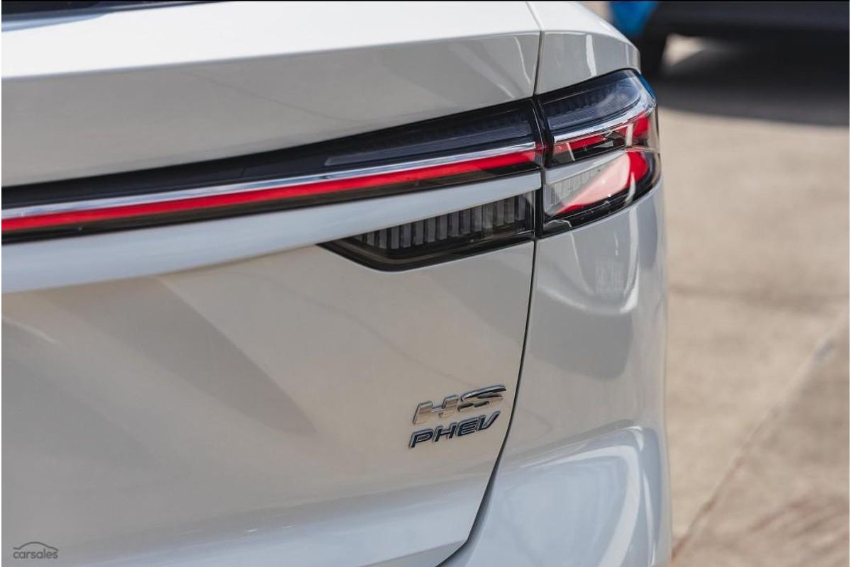 2025 MG HS Super Hybrid Essence AS33P