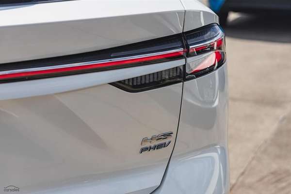 2025 MG HS Super Hybrid Essence AS33P