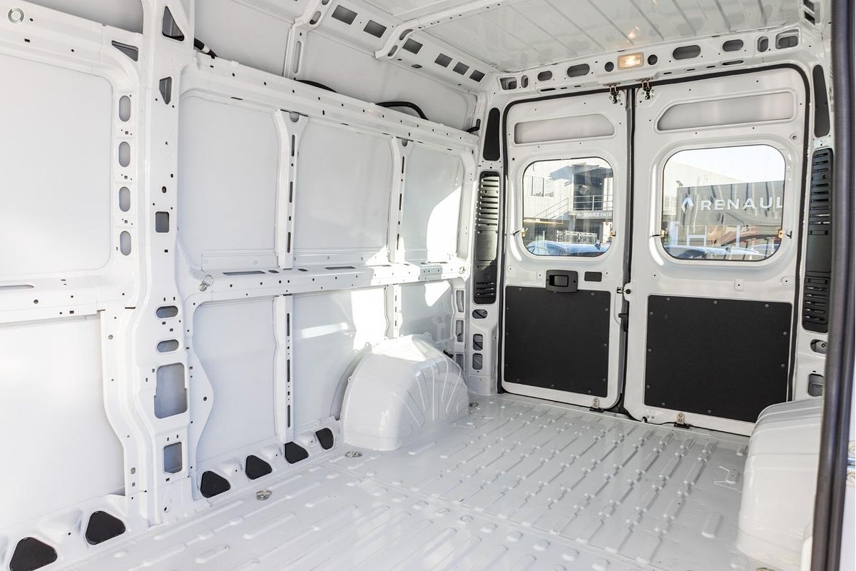 2024 Peugeot Boxer Pro X250 LWB Mid Roof