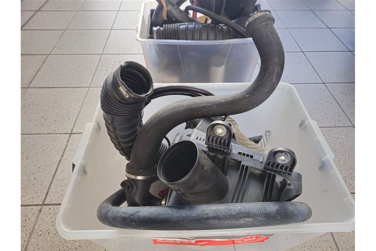 FPV FG F6 4.0L T6 TURBO MPFI 6 SP AUTO SEQ SPORTSHIFT 4D SEDAN 