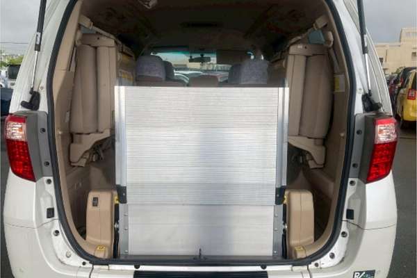 2011 Toyota Alphard Welcab