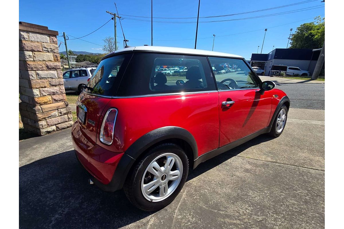 2004 MINI Hatch Cooper R50