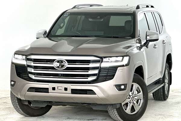 2024 Toyota Landcruiser Sahara FJA300R