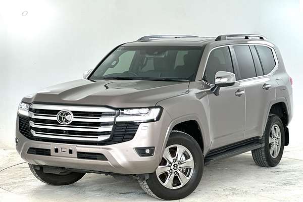 2024 Toyota Landcruiser Sahara FJA300R