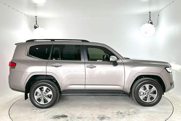 2024 Toyota Landcruiser Sahara FJA300R