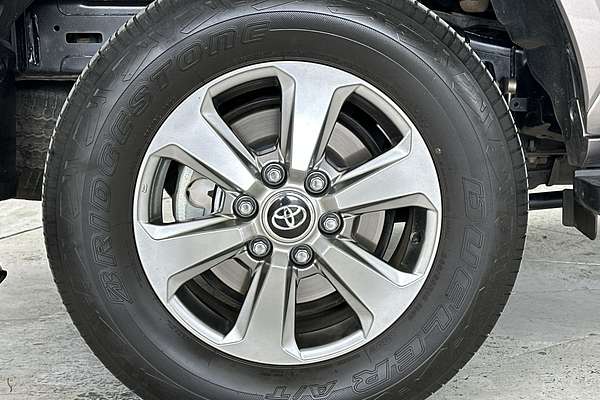 2024 Toyota Landcruiser Sahara FJA300R