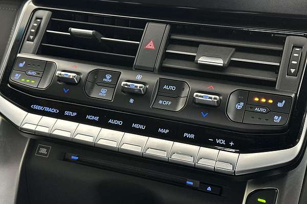 2024 Toyota Landcruiser Sahara FJA300R