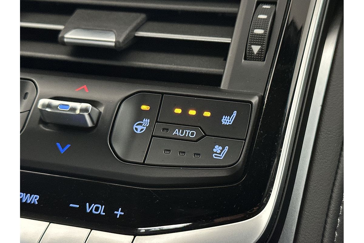 2024 Toyota Landcruiser Sahara FJA300R