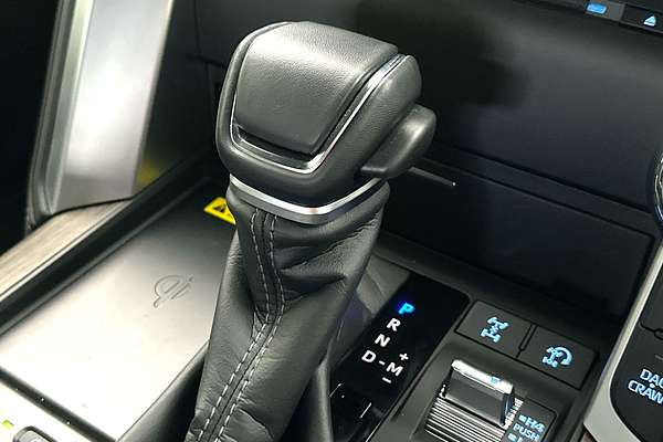 2024 Toyota Landcruiser Sahara FJA300R