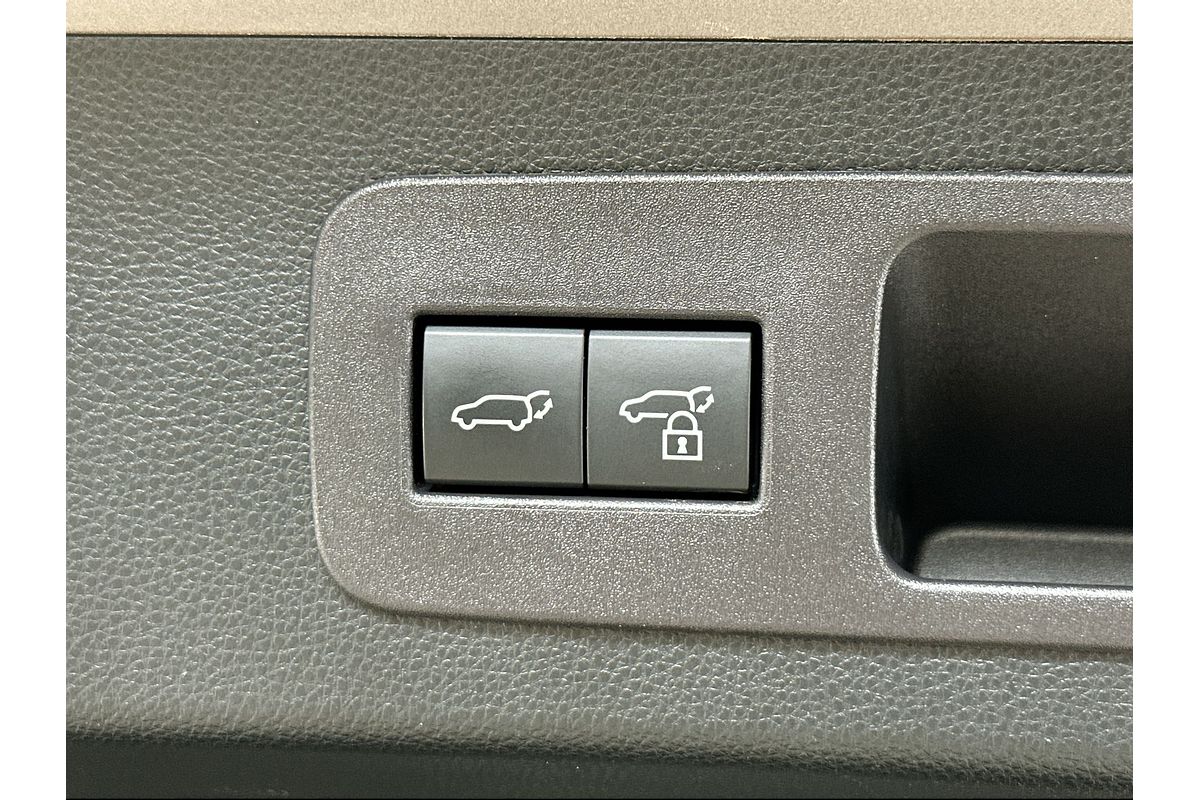 2024 Toyota Landcruiser Sahara FJA300R